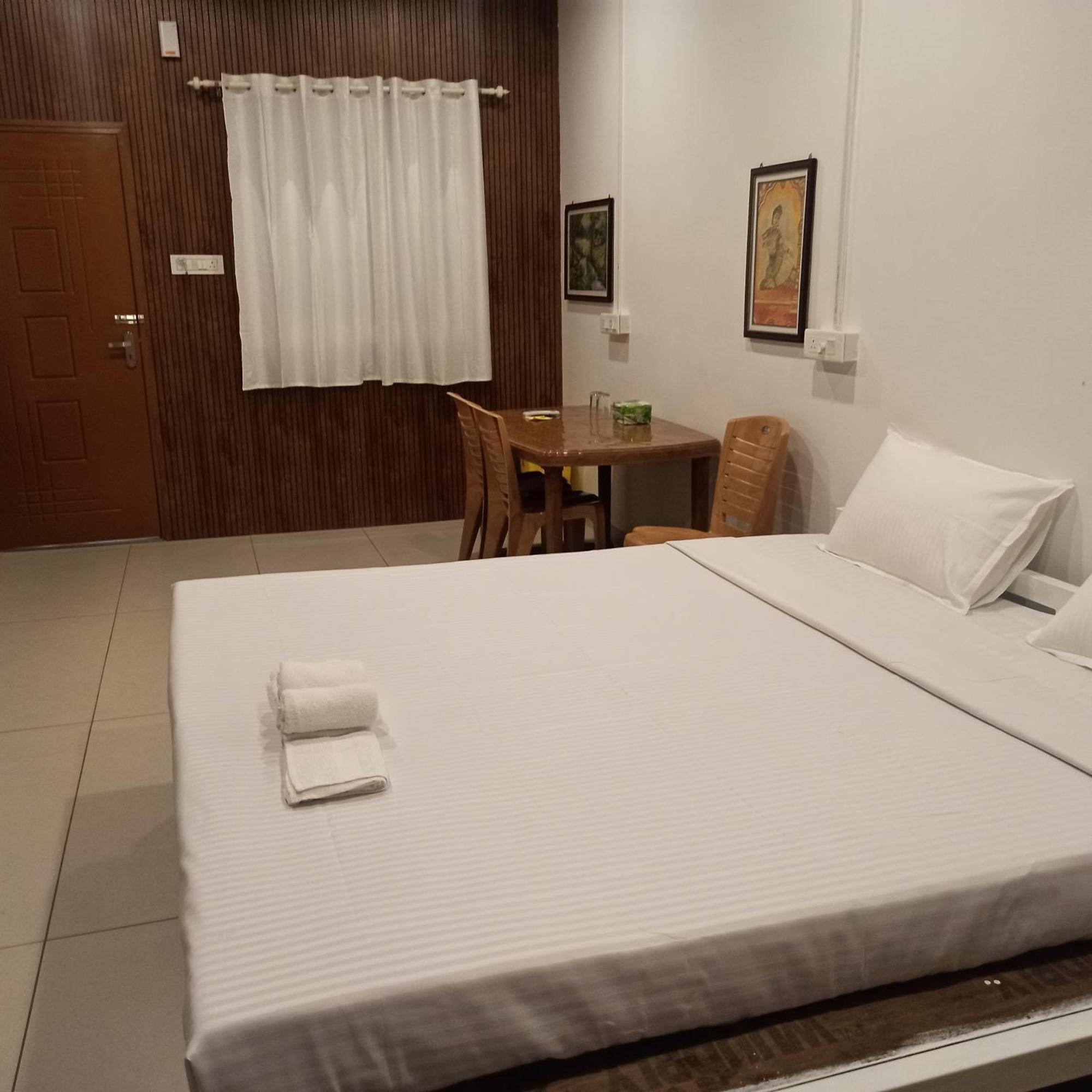 Bethesda Inn Kochi Ngoại thất bức ảnh